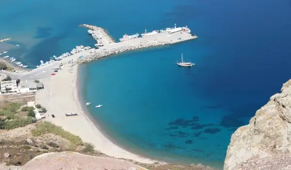 Kamari-Port600 (1)